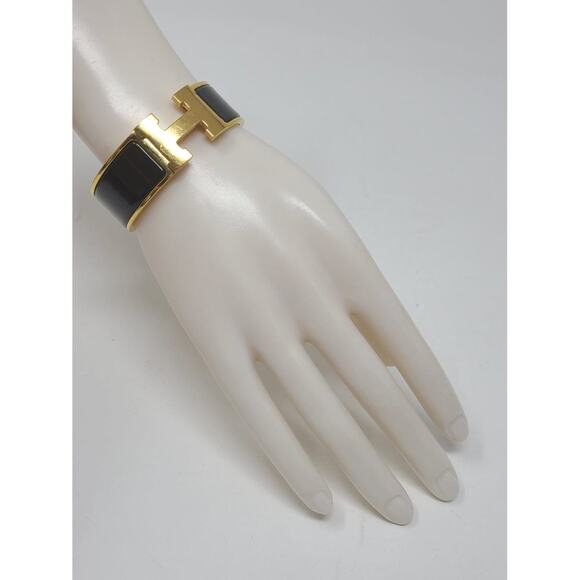 Hermès Black Enamel 18k Gold Plated Clic Clac H bracelet - Picture 6 of 10